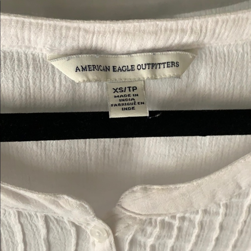 //AE blouse// - Picture 2 of 5
